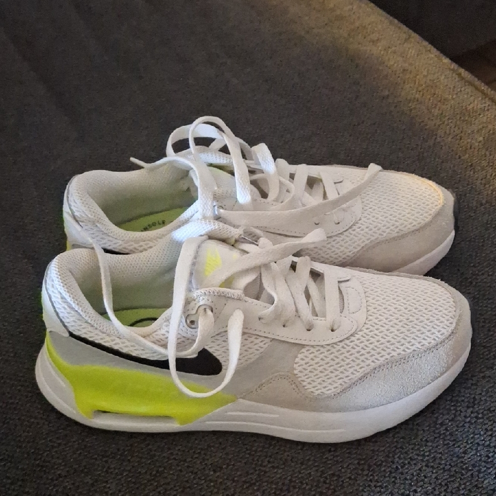 Nike Air Max Sz 7.5  White and Lime Green Athletic Shoes